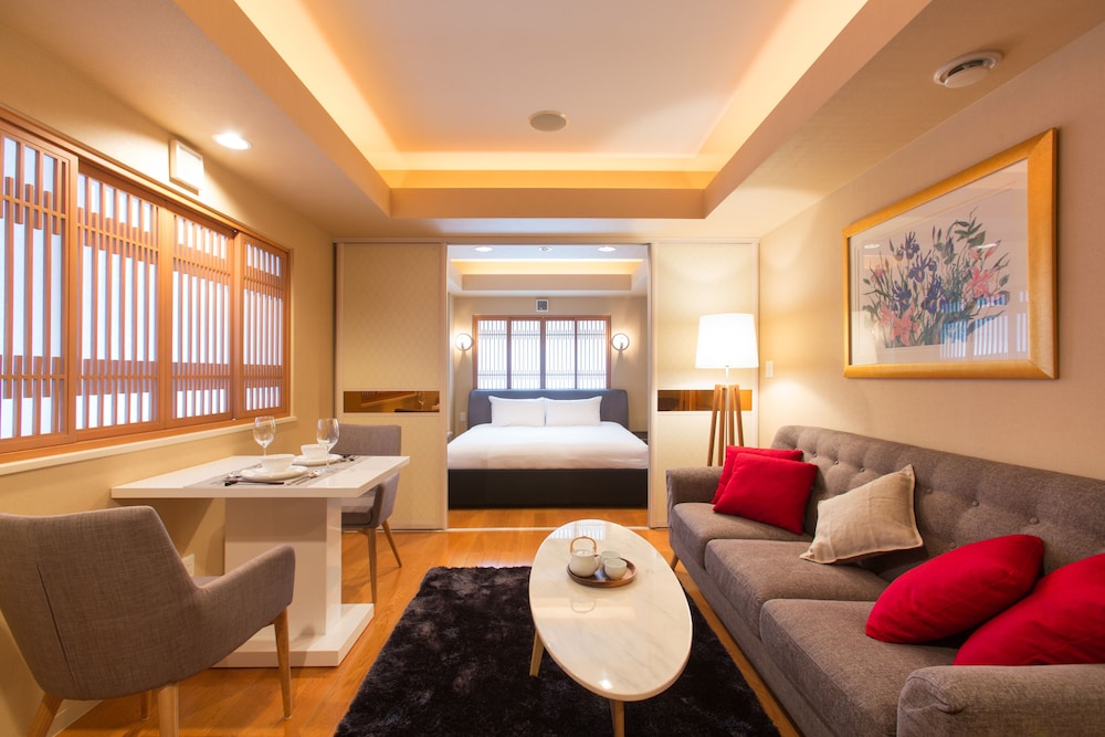 M Hotel 15/28