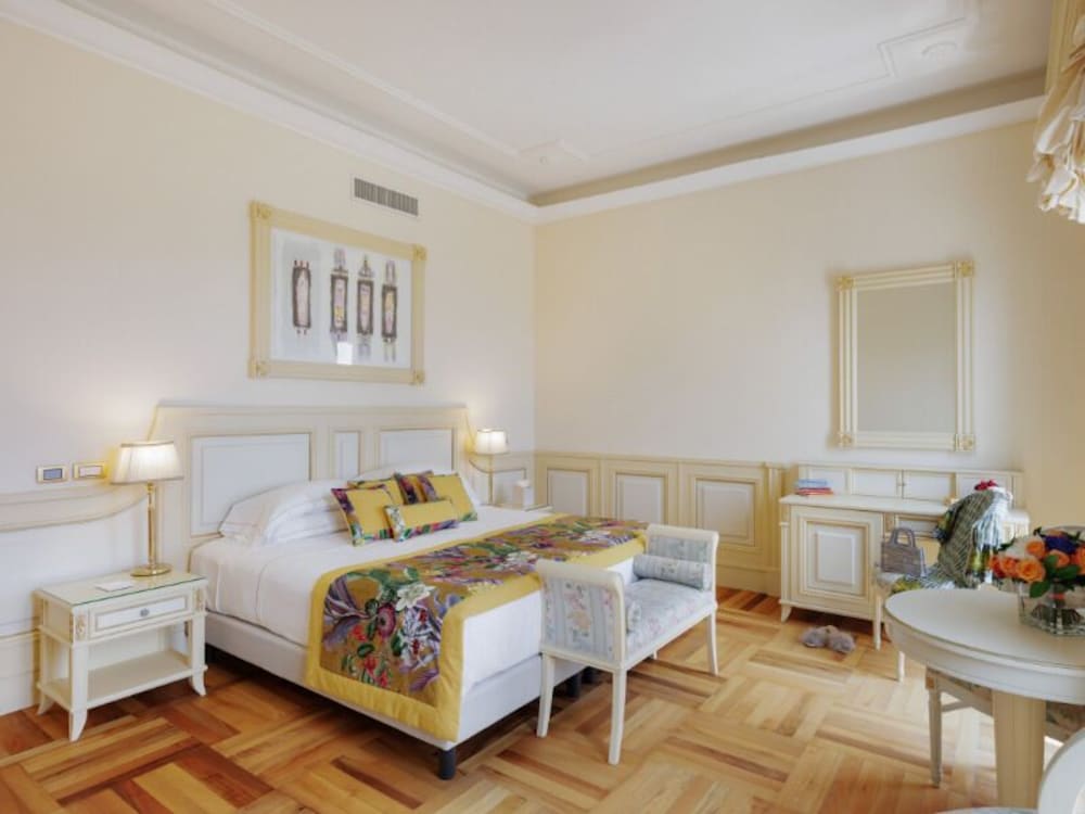 PRESTIGE, SUITE, SEA VIEW, TERRACE