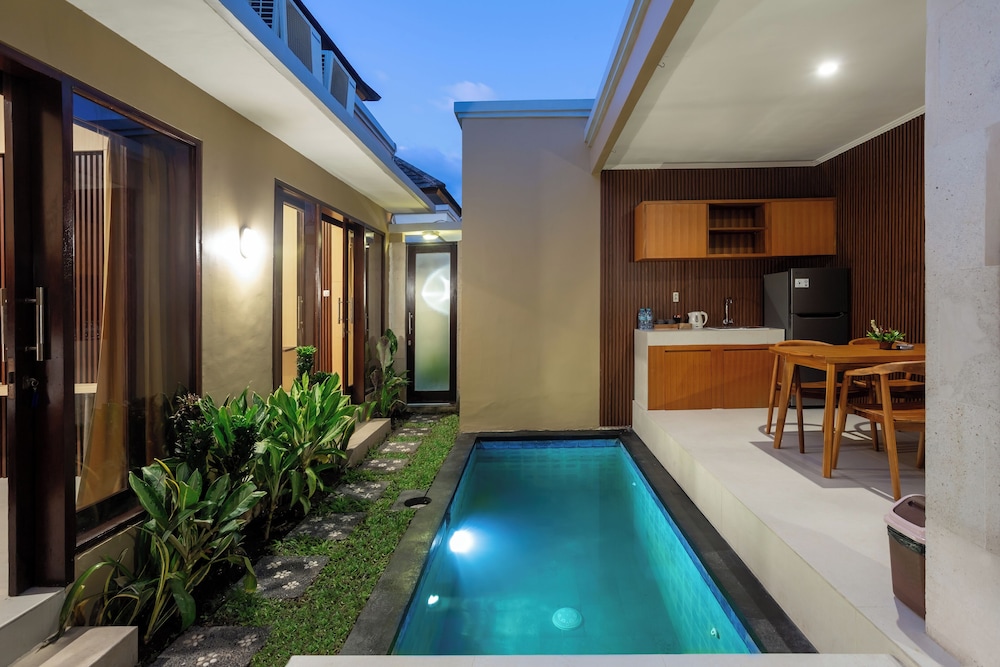 Karana Villa Bali 48/64