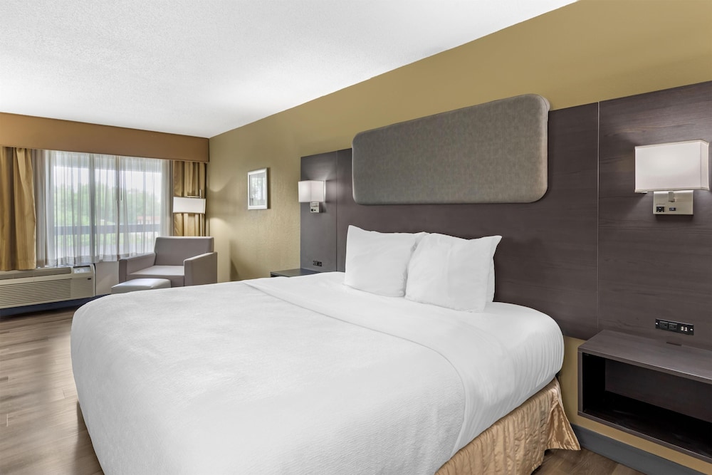 Standard, King Bed, Exterior Entrance