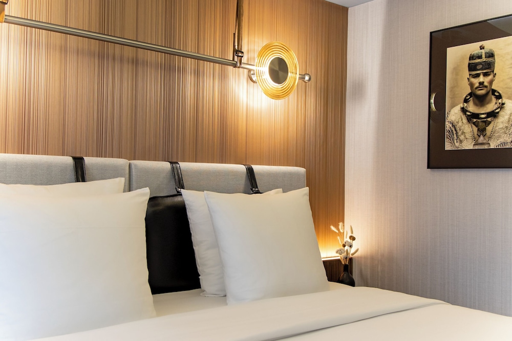 MUZE Hotel Dusseldorf - Handwritten Collection 23/49