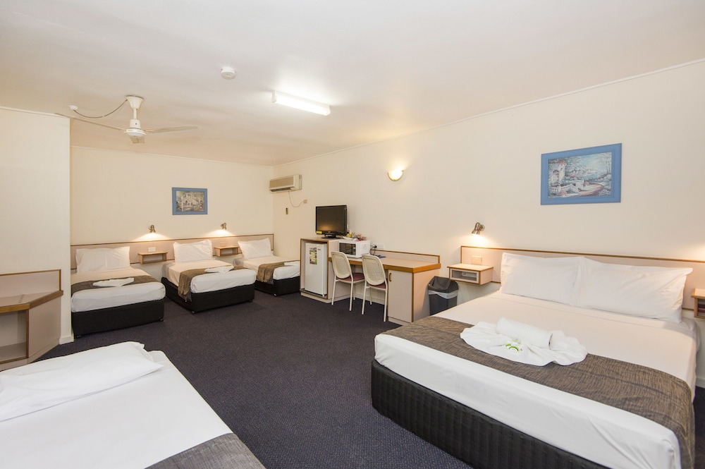 Mid City Motor Inn 27/64