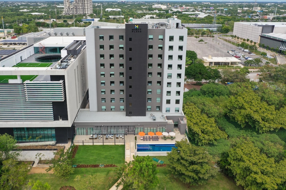 Hyatt Place Merida/ Via Montejo 6/50
