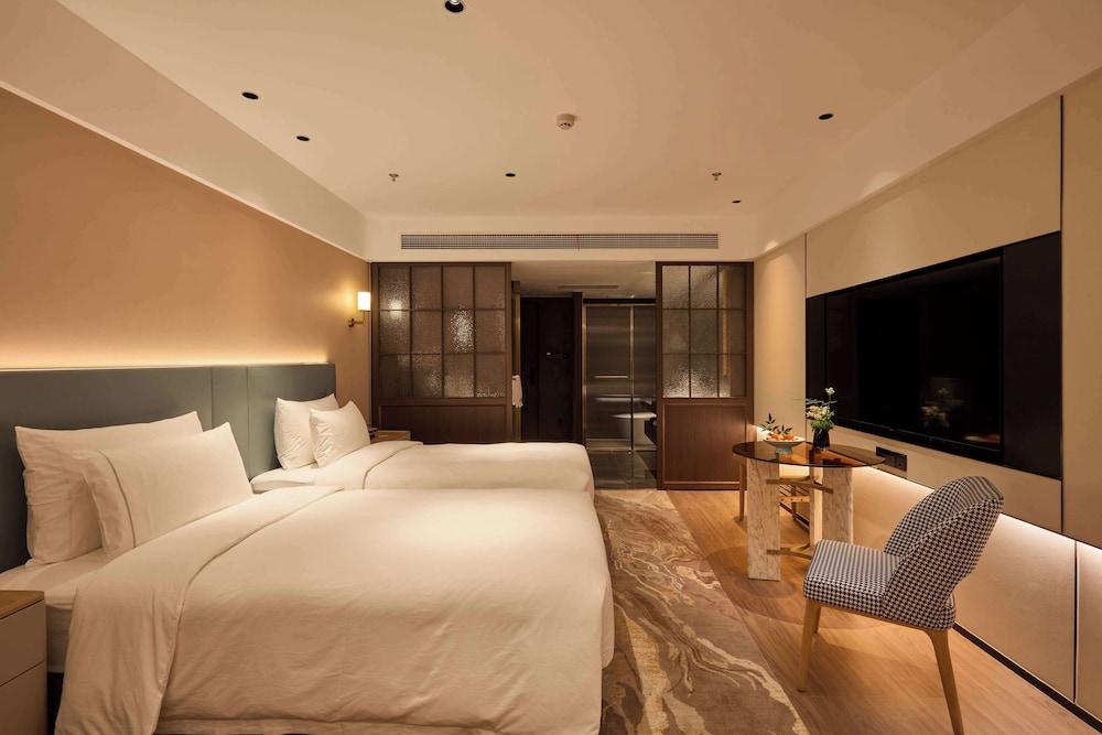 ROYAL, TWIN BEDS