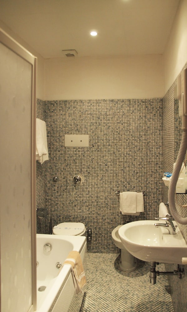 Euro Hotel 17/38