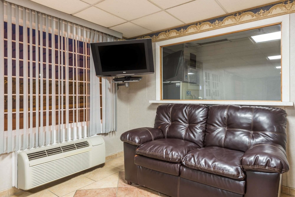Motel 6 Old Saybrook, CT 17/21