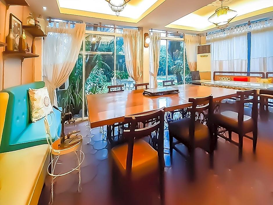 Chito's Hotel 35/50