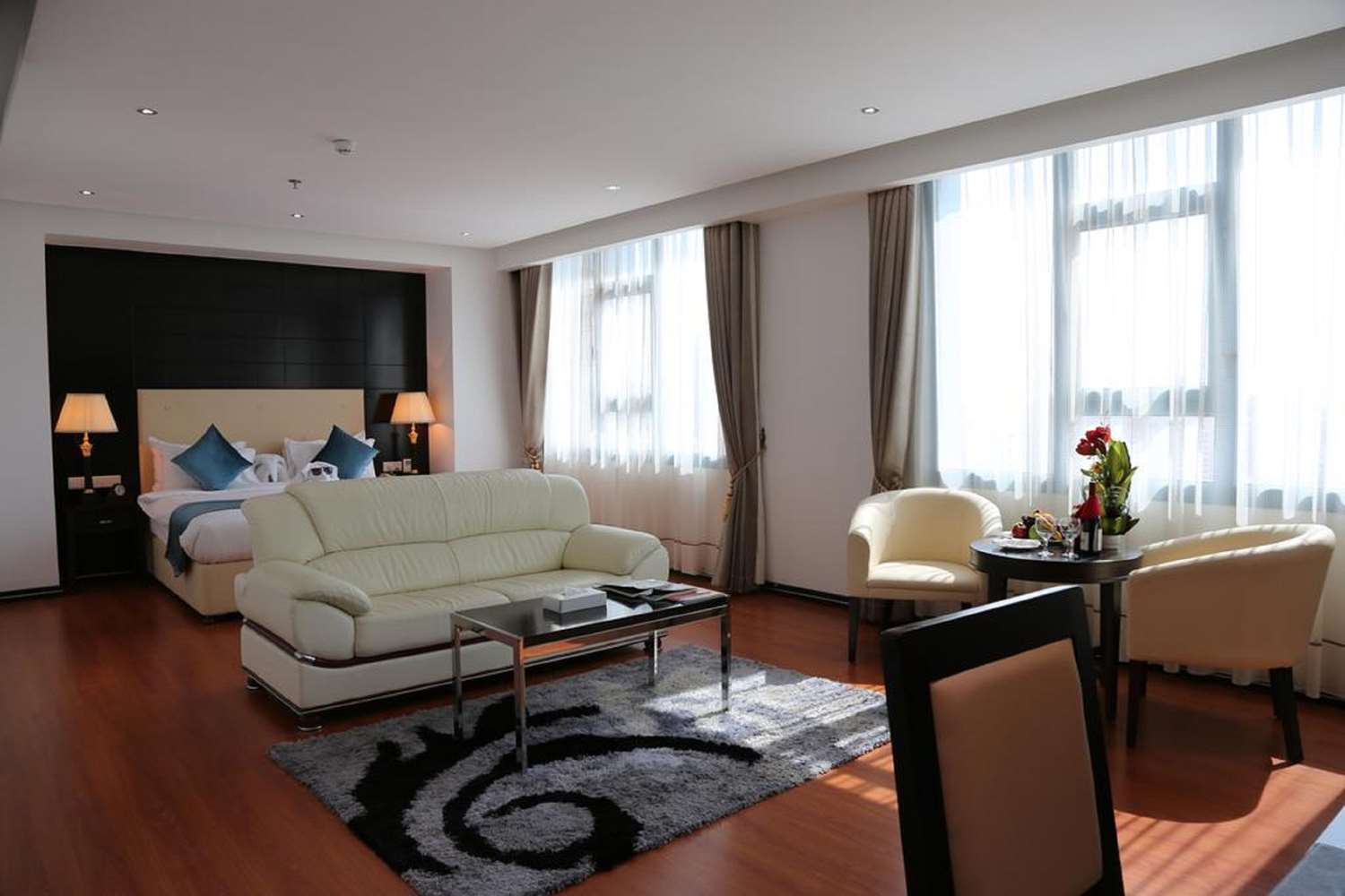 Olive, Suite, King Bed