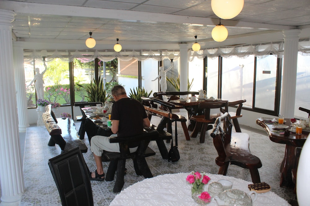 White Elephant Resort 24/43