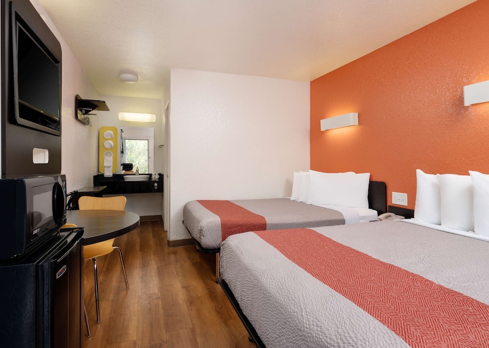 Motel6 Camarillo, CA 34/71