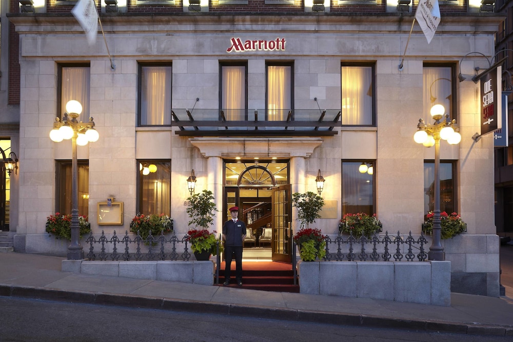 Quebec City Marriott Downtown in QUEBEC CITY