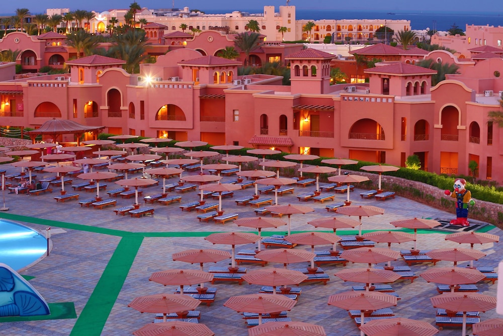 Charmillion Gardens Aqua Park Ex Sea Gardens Resort 4/47