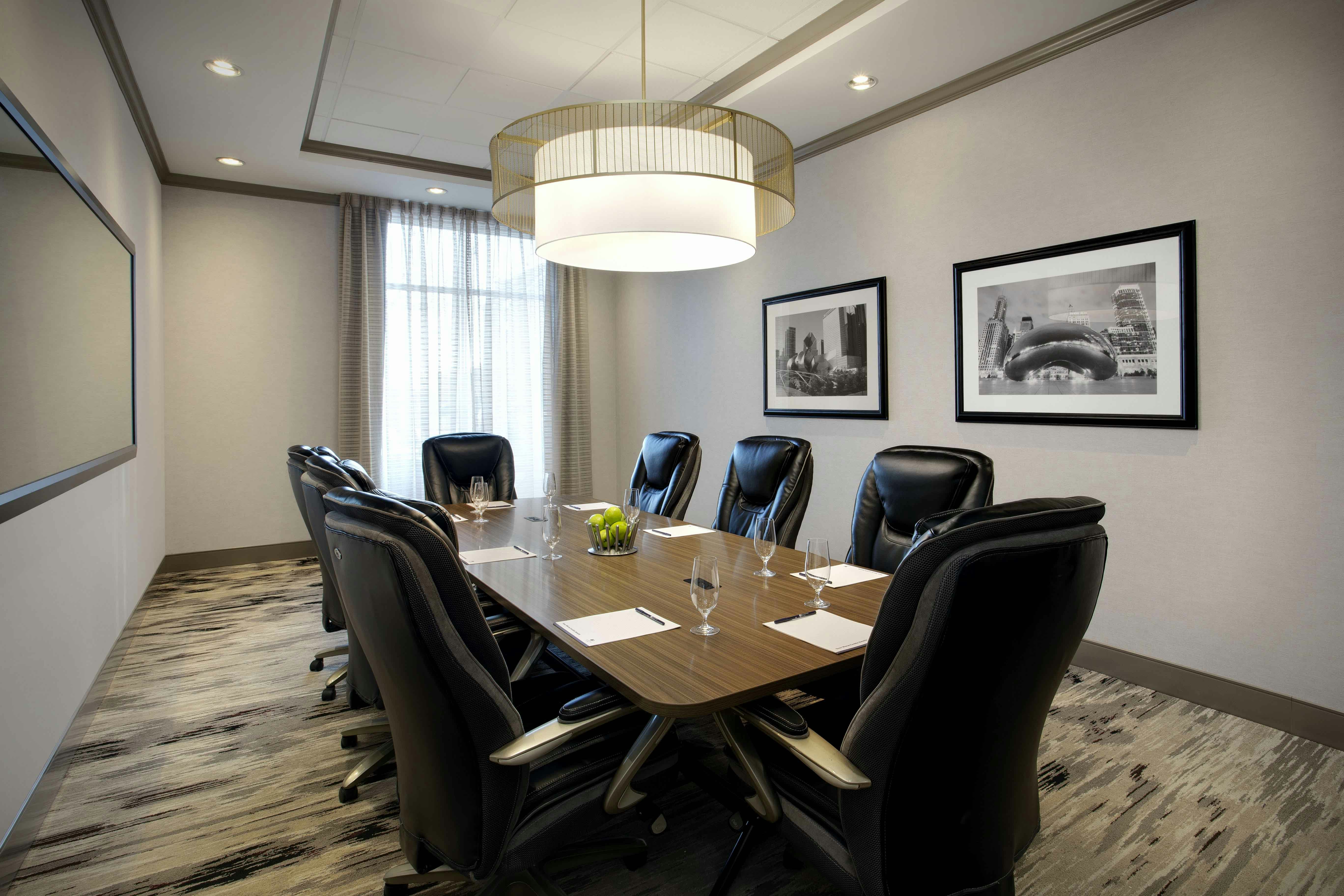 DoubleTree by Hilton Chicago Midway Airport 37/48