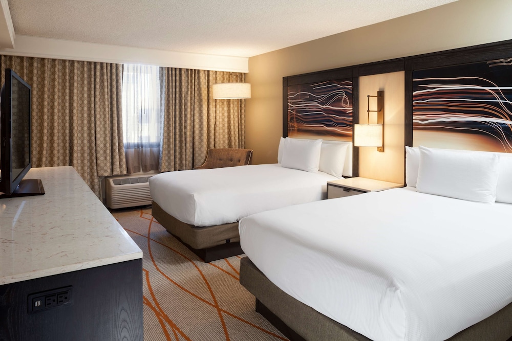 DoubleTree by Hilton Denver Central Park 8/29