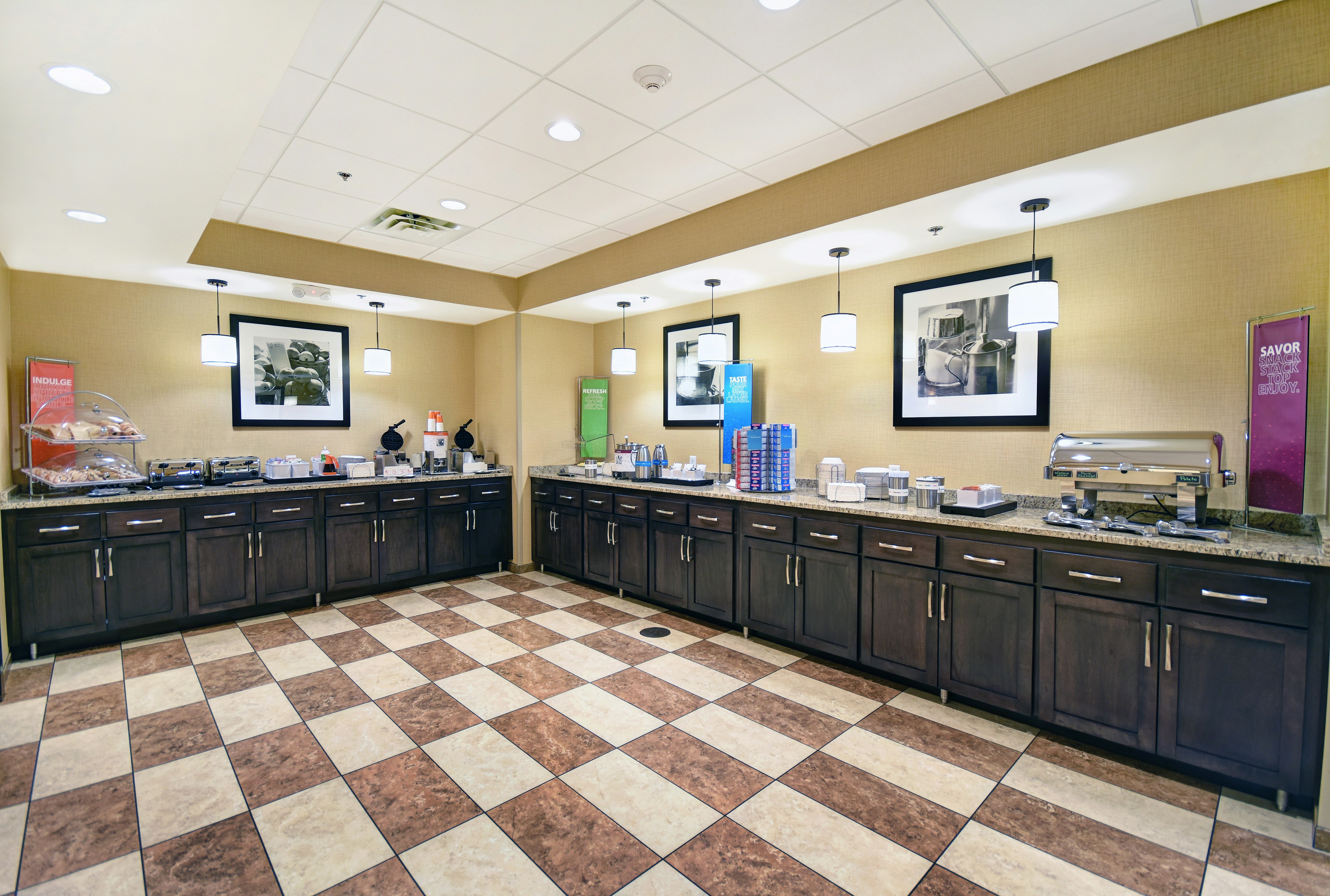 Hampton Inn and Suites Milwaukee Franklin 4/44