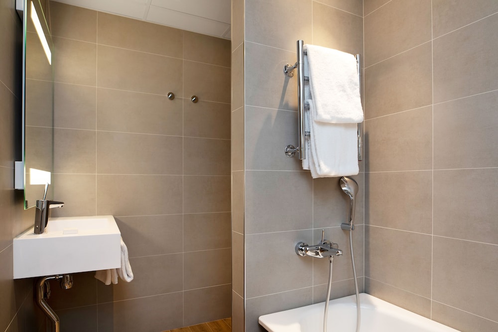AC Hotel by Marriott Stockholm Ulriksdal 8/40