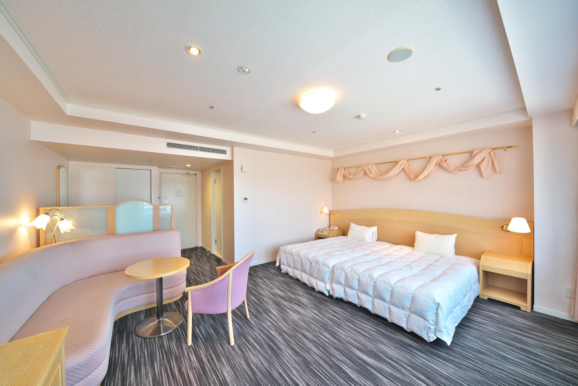 Semi Room, Hollywood, Deluxe, Twin Beds, 2 Semi Double Beds