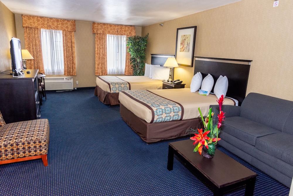 Days Inn & Suites By Wyndham Artesia 18/37