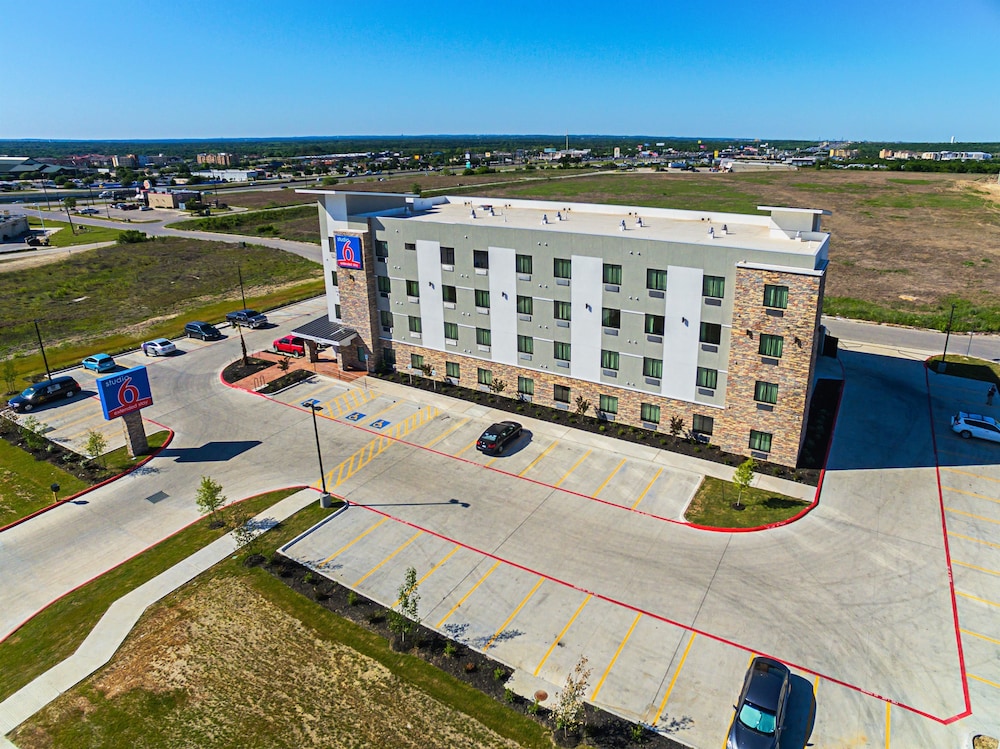 Studio6 Buda, TX 16/63