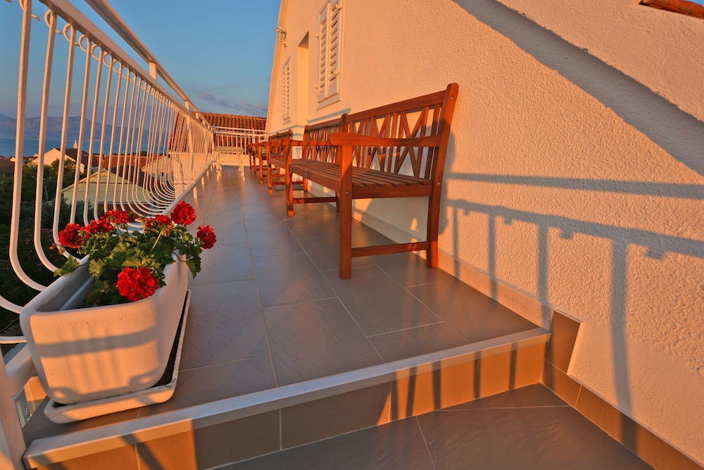 ROOMS SUNCE ISLAND RESIDENCE 35/50