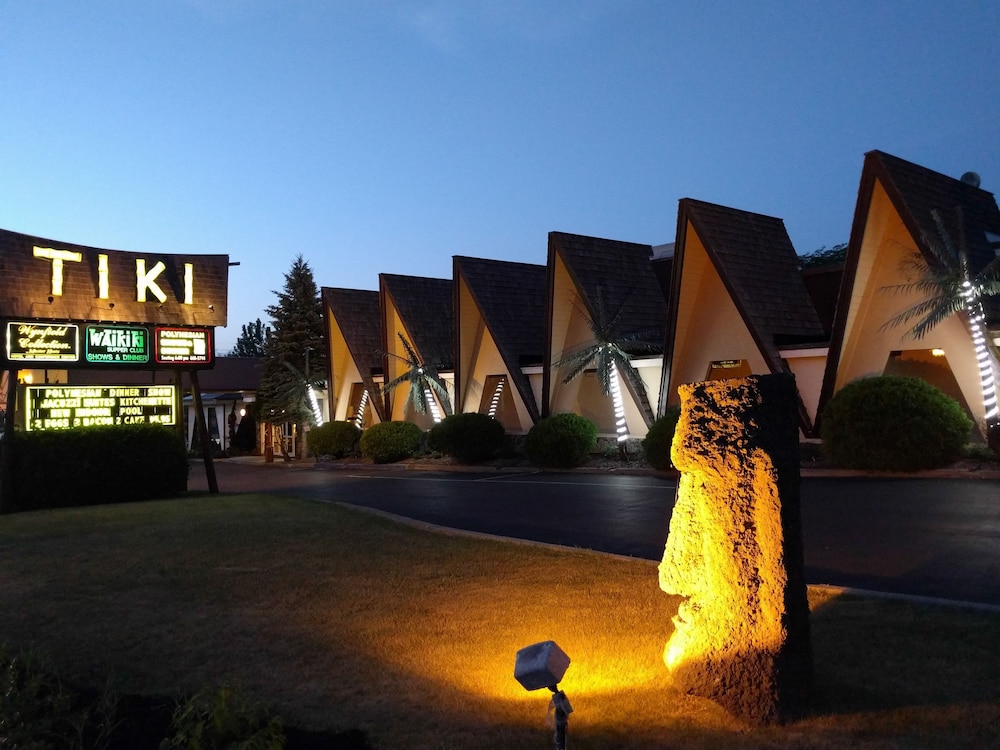 Tiki Resort 67/69