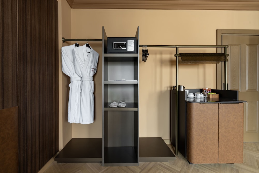 Alp Pasa Hotel 37/46