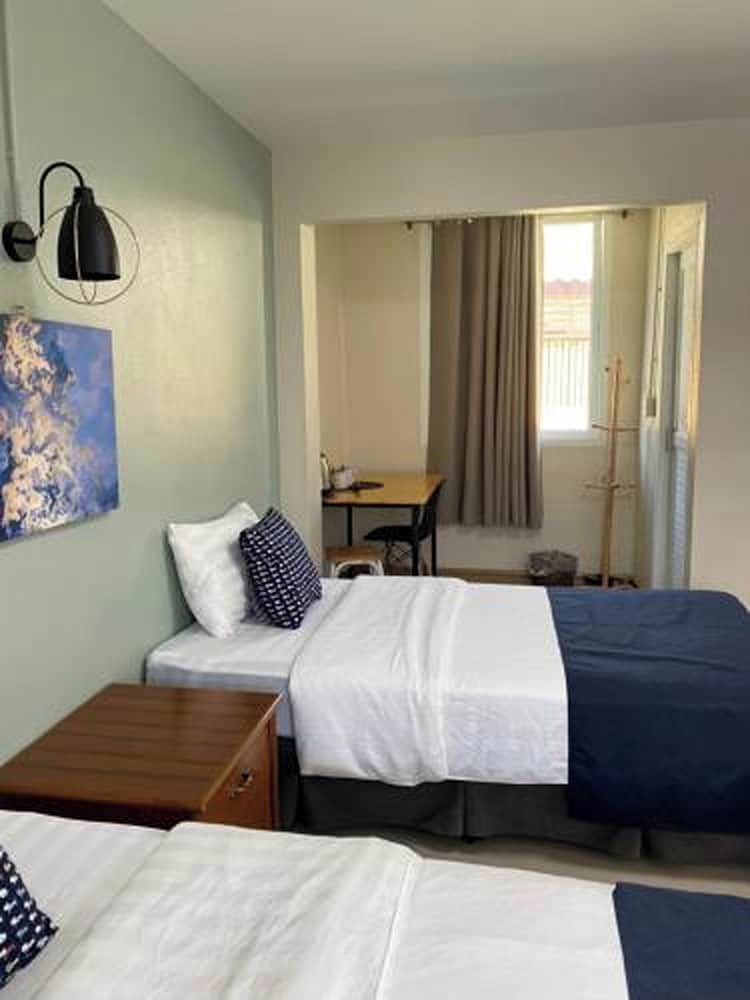 PREMIUM, TWIN BEDS