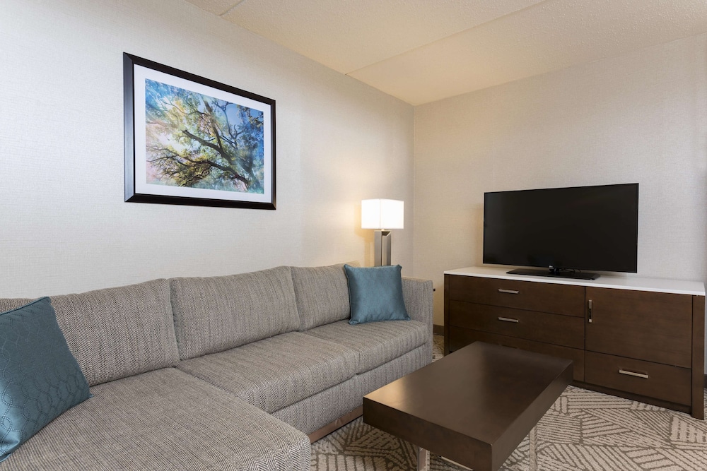 Doubletree By Hilton Pleasant Prairie Kenosha 27/48
