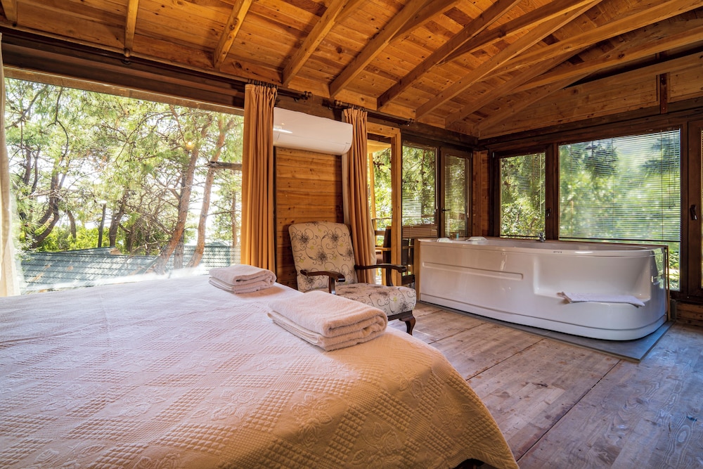 Sea Valley Lodge 4/50