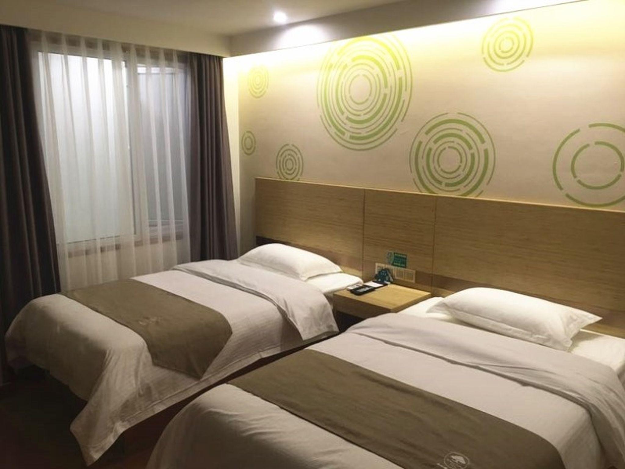 Twin Room No Window