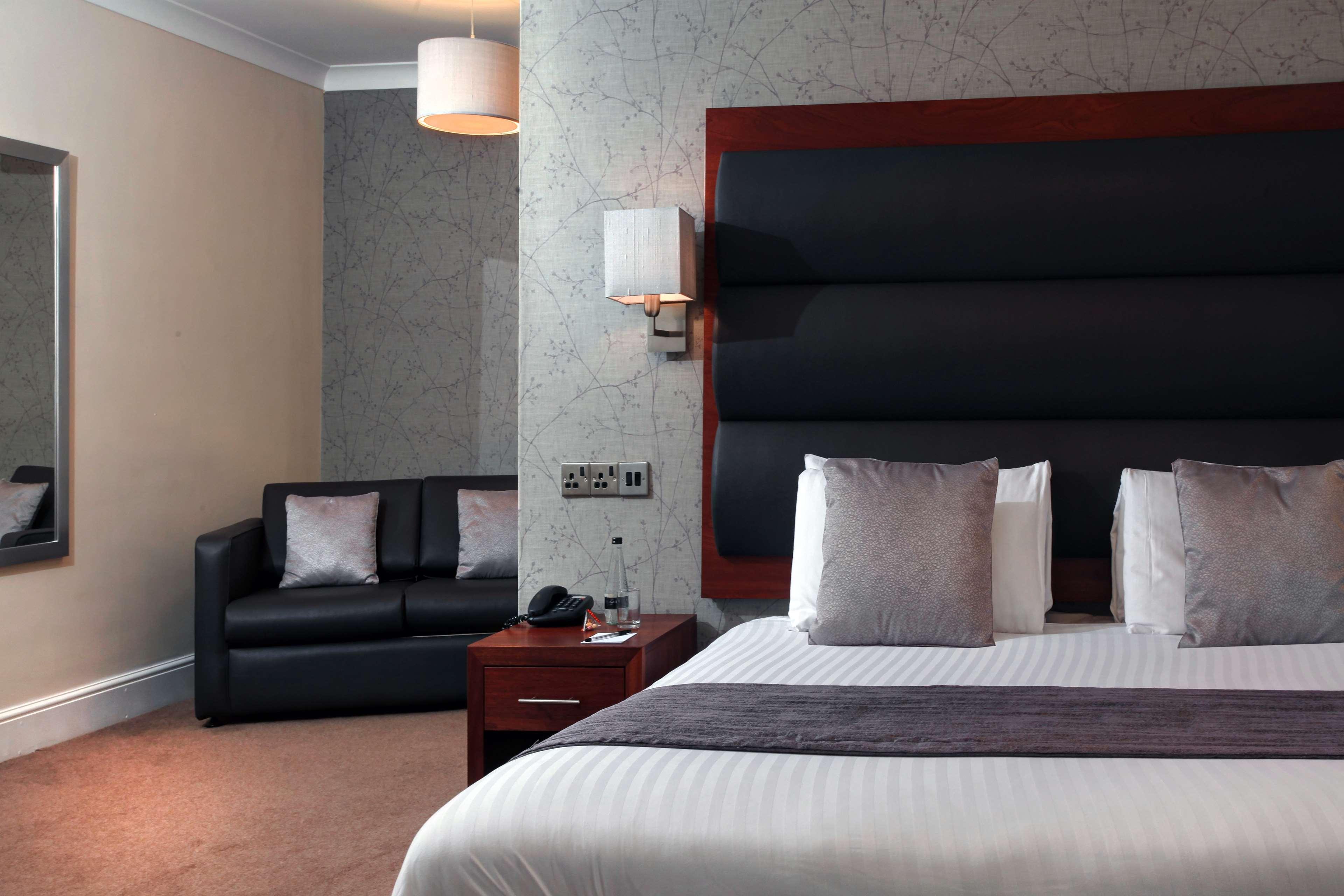 The Lion Hotel 18/45