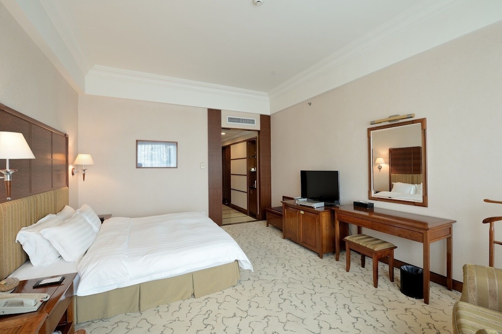 Gladden Hotel Shilong 6/58