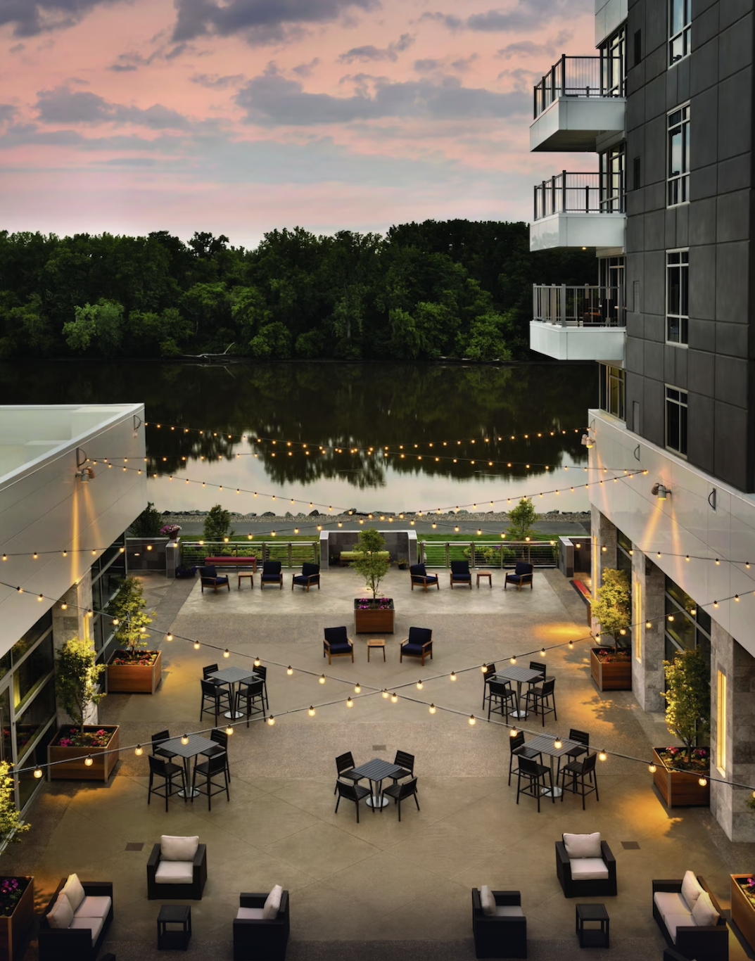 The Landing Hotel at Rivers Casino and Resort 4/63