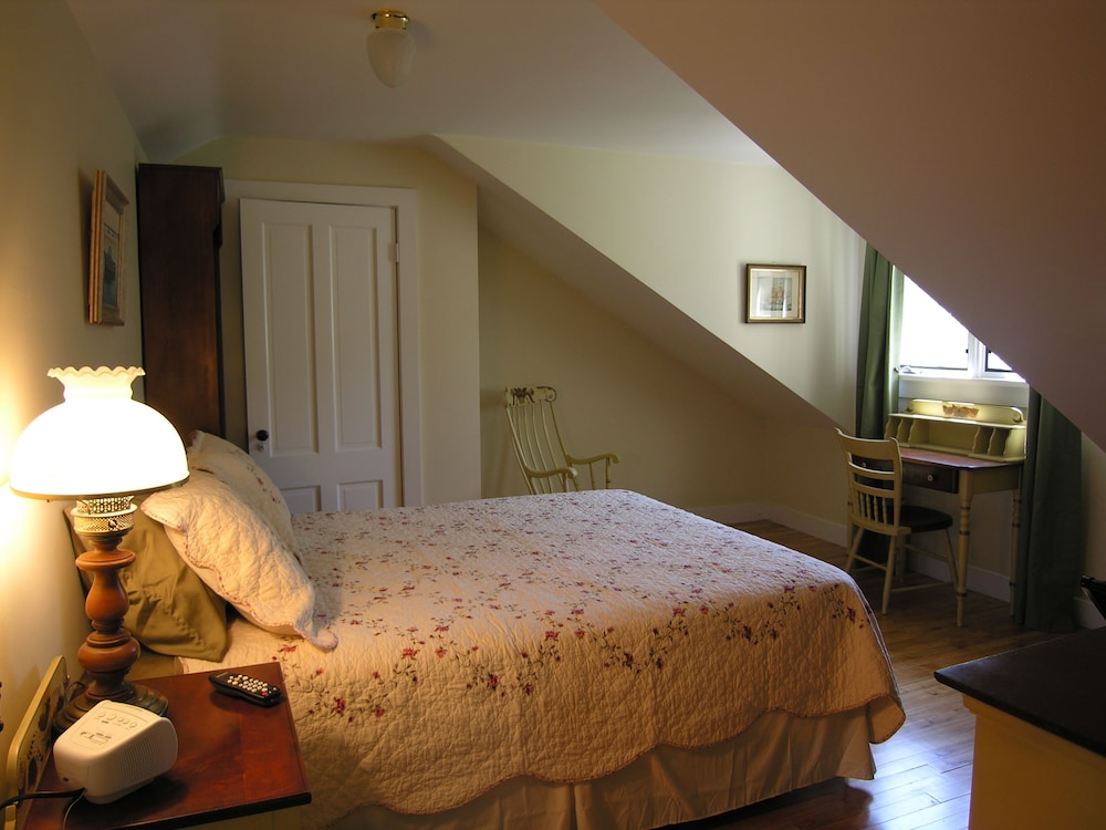 Delano Homestead Bed & Breakfast 13/64