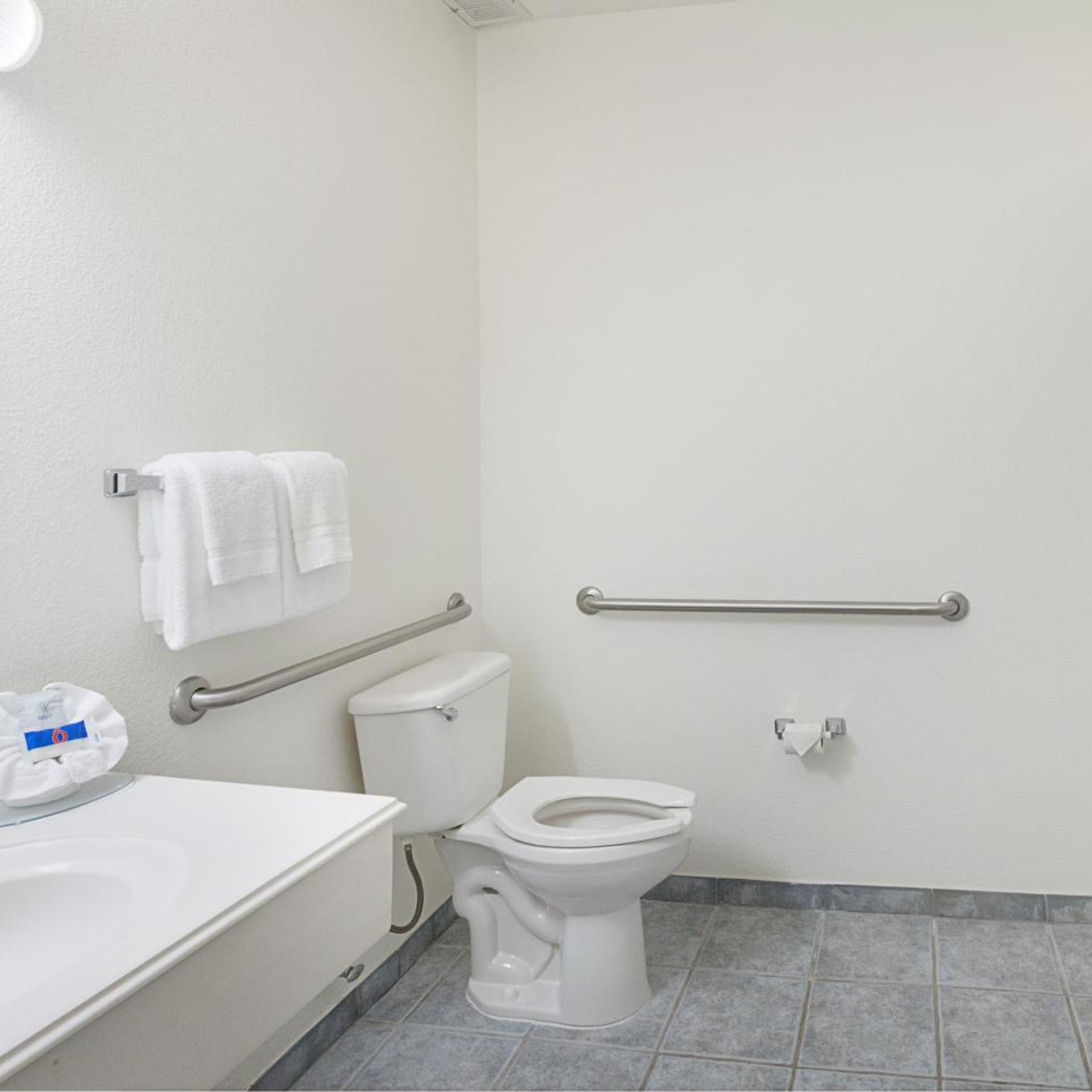 Room, 2 Queen Beds, Accessible, Motel6 Weatherford, TX 9/9