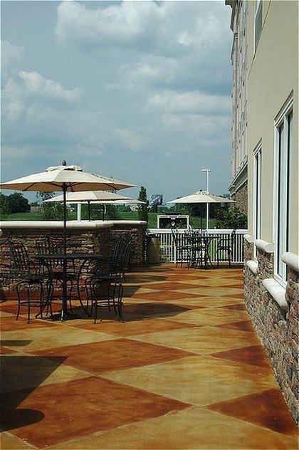 Holiday Inn Suites Memphis Wolfchase Galleria 77/79
