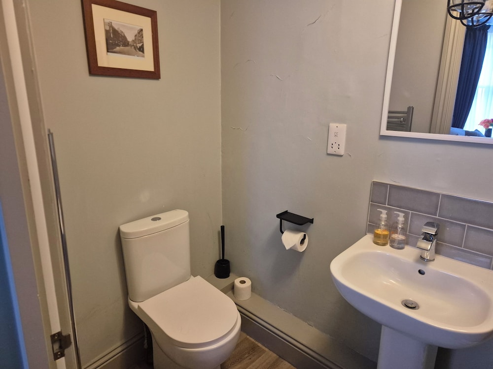 OYO The Victorian Tap B&B 24/28