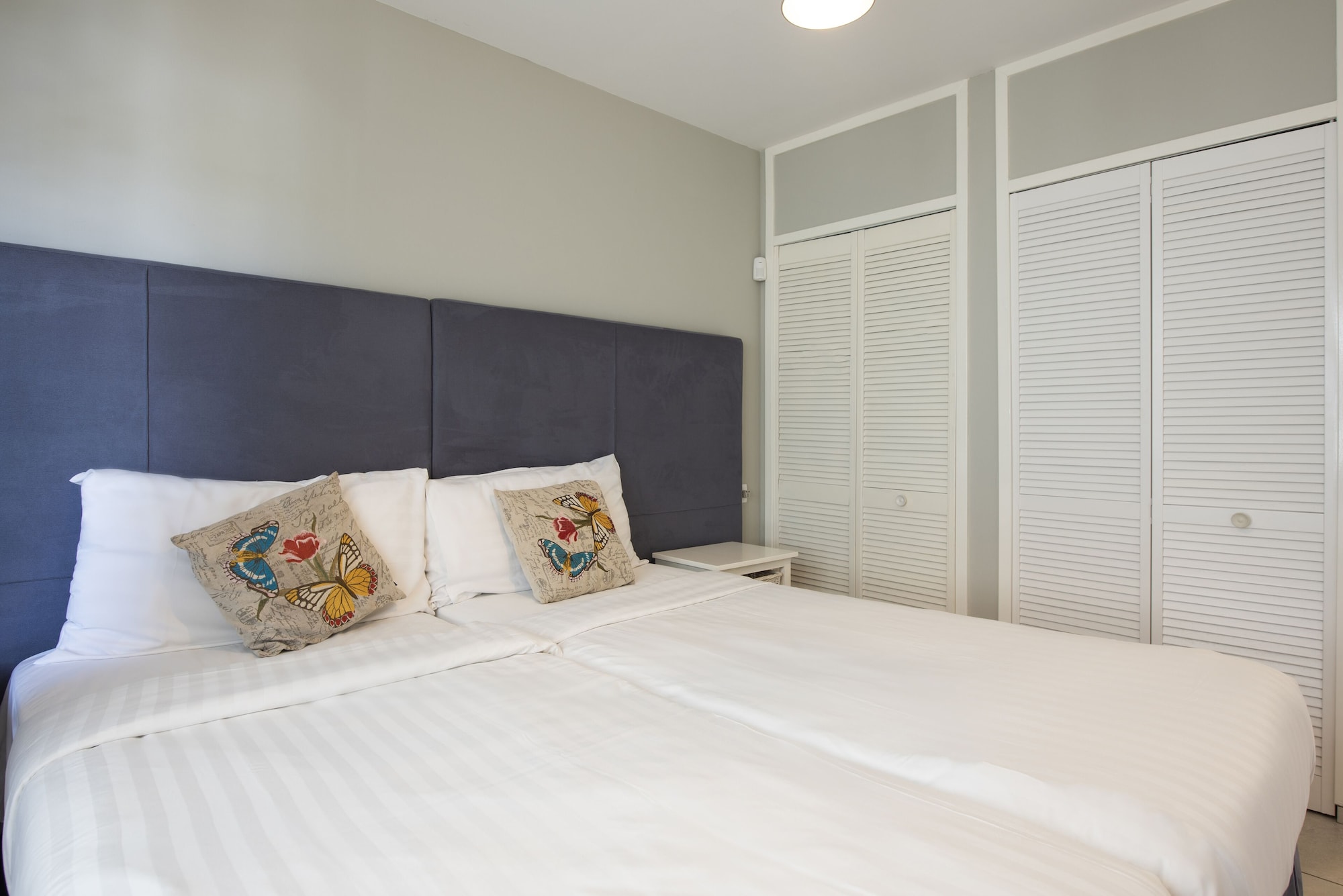 2 Bedrooms, Coral, Deluxe, Apartment, King and Twin Beds, Garden View