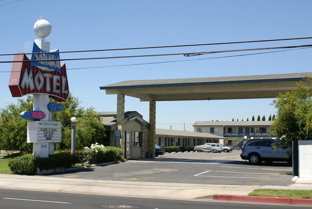 Sahara Motel 20/27