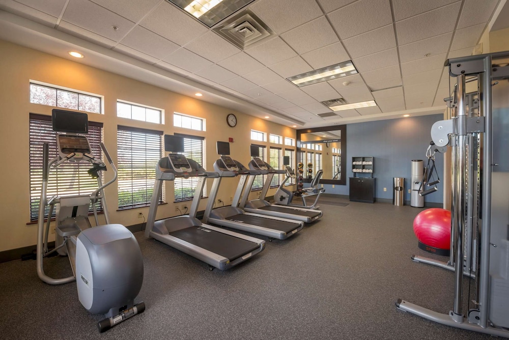 Hampton Inn & Suites Binghamton/Vestal 26/37