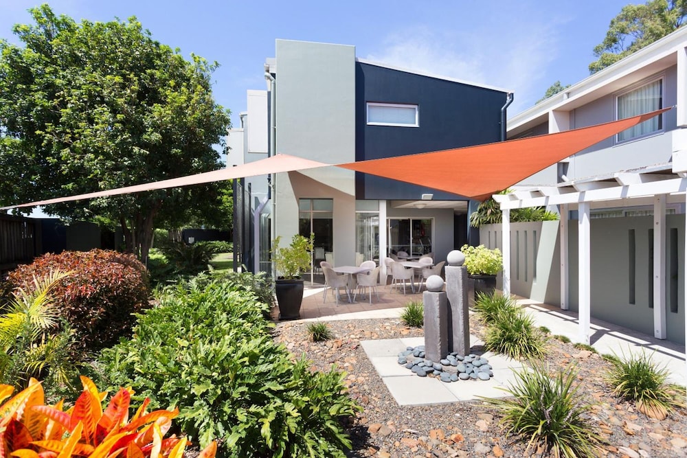 Rocklea International Motel 4/26