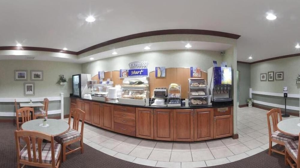 Holiday Inn Express Lexington 8/56