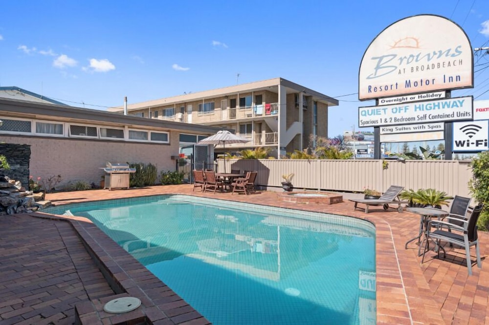 Browns At Broadbeach 41/50