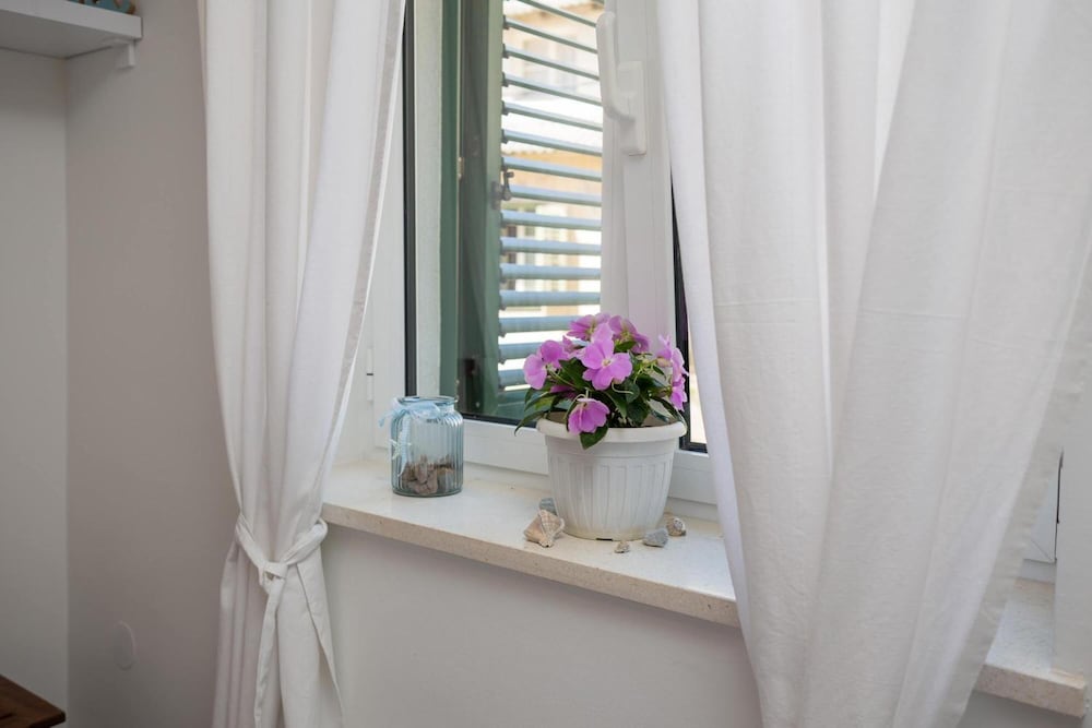 Split Center Suites 66/66