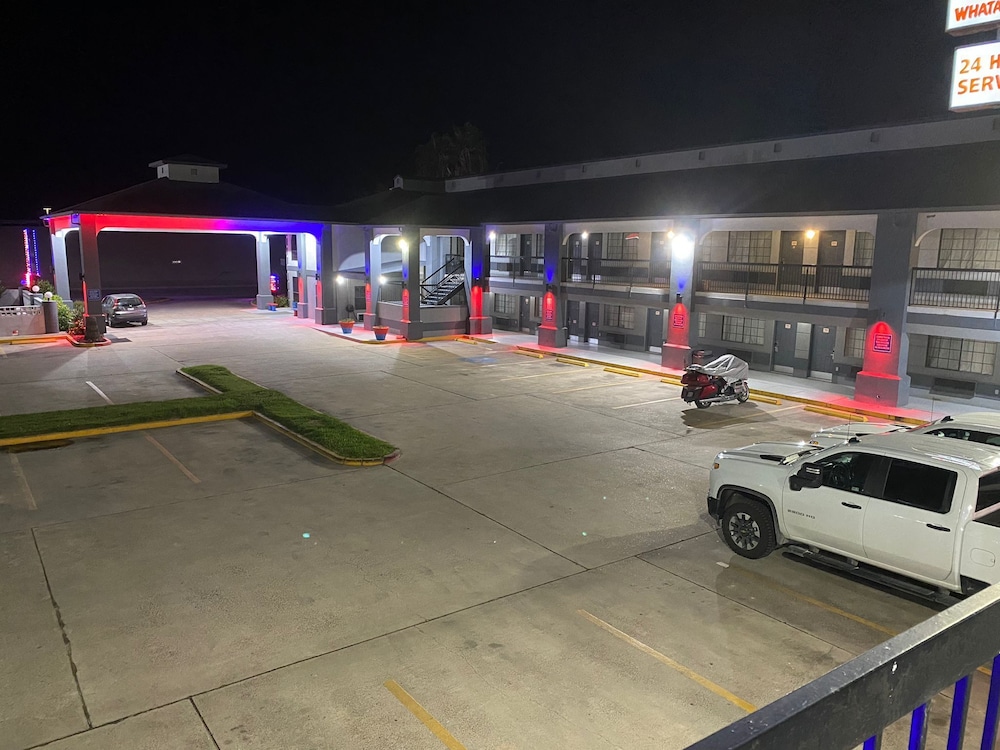 Texas Inn & Suites Raymondville 40/55