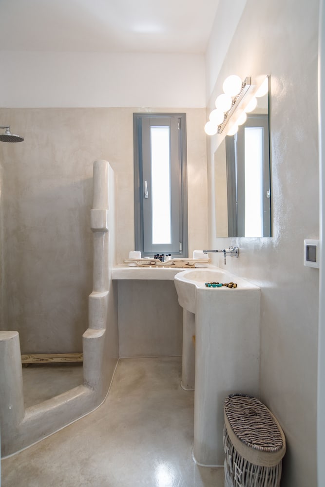 Lagadi Suites 12/67