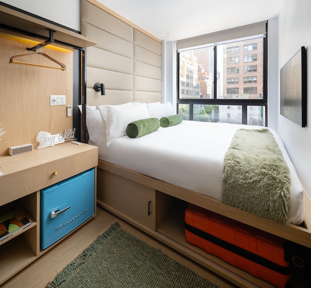 Hotel 837 17/50