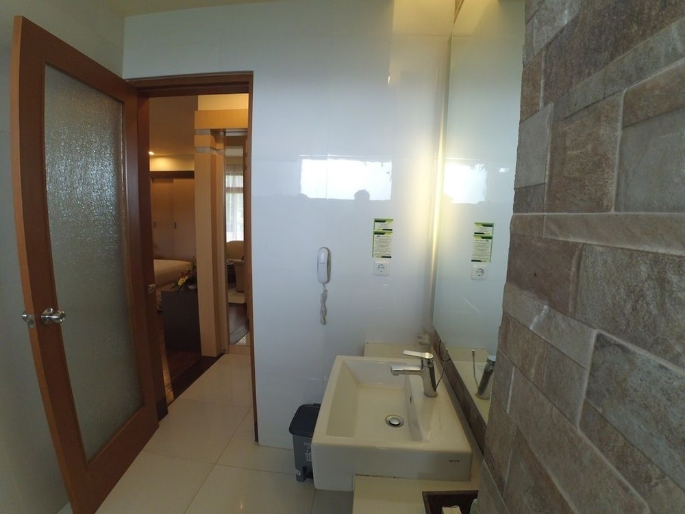 Purnama Hotel 49/50