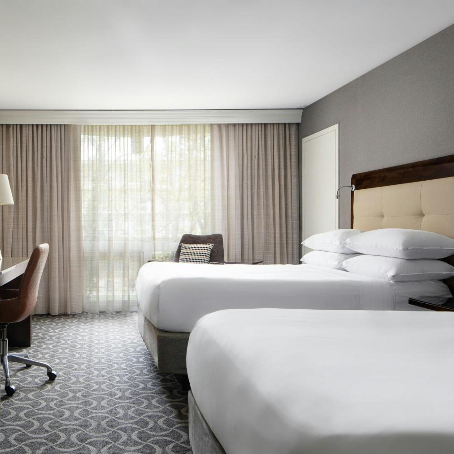 غرفة قياسية بسريرين مزدوجين، Marriott St. Louis Airport 6/10