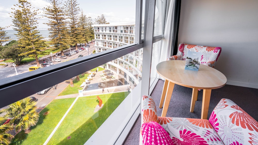 Scenic Hotel Te Pania 28/48